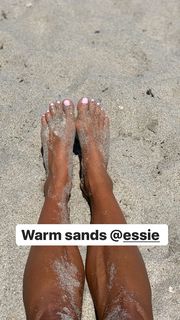 Kelly Bensimon feet photo thumbnail