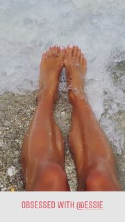 Kelly Bensimon feet photo thumbnail