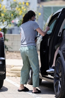 Courteney Cox feet photo thumbnail