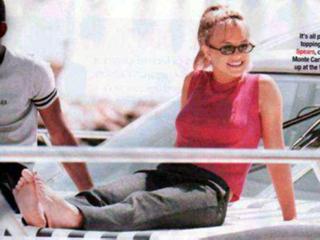 Britney Spears feet photo thumbnail