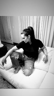 Cleo feet photo thumbnail