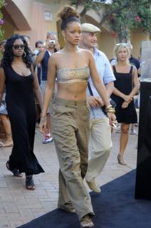 Rihanna feet photo thumbnail