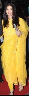 Aishwarya Rai Bachchan feet photo thumbnail