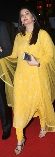 Aishwarya Rai Bachchan feet photo thumbnail
