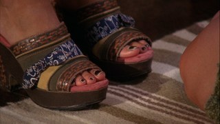 Rachel Bilson feet photo thumbnail