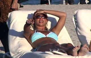 Britney Spears feet photo thumbnail