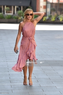 Amanda Holden feet photo thumbnail
