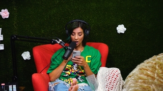 Gabbie Hanna feet photo thumbnail