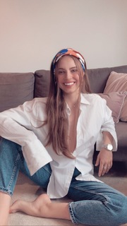 Xenia Tchoumitcheva feet photo thumbnail