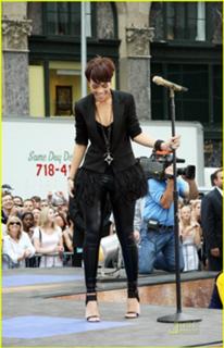 Rihanna feet photo thumbnail