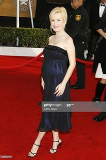 Angela Kinsey feet photo thumbnail