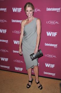 Julie Bowen feet photo thumbnail