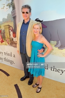 Angela Kinsey feet photo thumbnail
