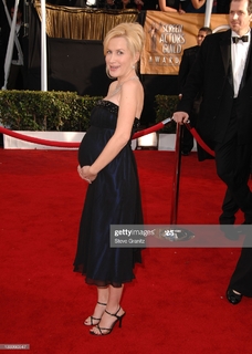Angela Kinsey feet photo thumbnail