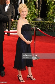 Angela Kinsey feet photo thumbnail