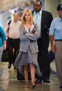Ashley Tisdale feet photo thumbnail