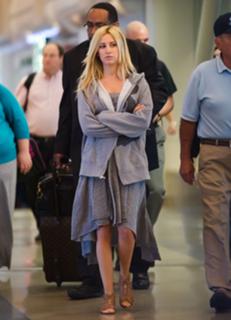 Ashley Tisdale feet photo thumbnail