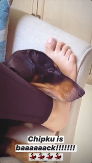 Sonakshi Sinha feet photo thumbnail