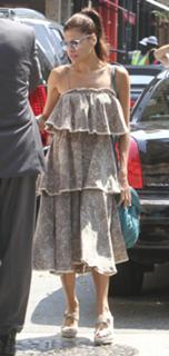 Eva Mendes feet photo thumbnail