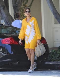 Eva Mendes feet photo thumbnail
