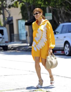 Eva Mendes feet photo thumbnail