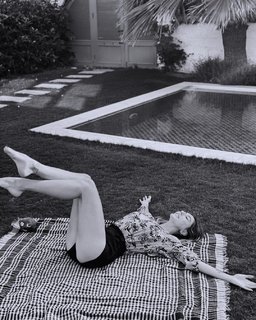 Seyma Subasi feet photo thumbnail