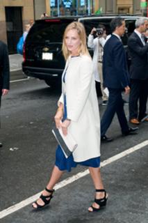 Uma Thurman feet photo thumbnail