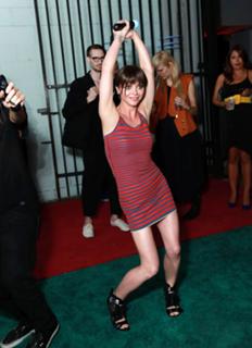 Christina Ricci feet photo thumbnail
