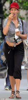 Uma Thurman feet photo thumbnail