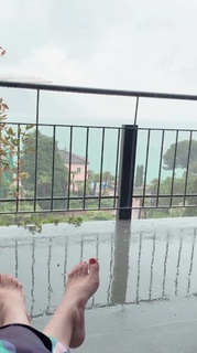 Xenia Tchoumitcheva feet photo thumbnail