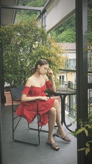 Xenia Tchoumitcheva feet photo thumbnail