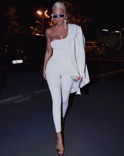 Jelena Karleusa feet photo thumbnail