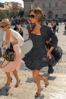Victoria Beckham feet photo thumbnail