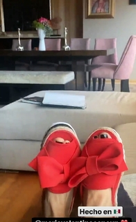 Claudia Lizaldi feet photo thumbnail