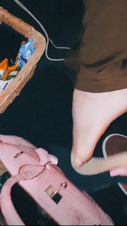 Kylie Jenner feet photo thumbnail