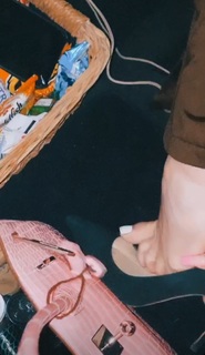 Kylie Jenner feet photo thumbnail