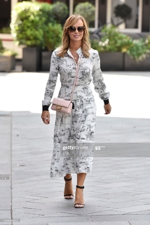 Amanda Holden feet photo thumbnail
