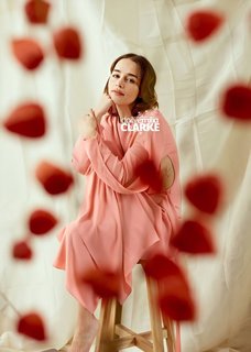 Emilia Clarke feet photo thumbnail