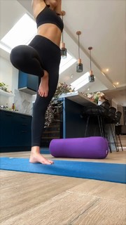 Dua Lipa feet photo thumbnail