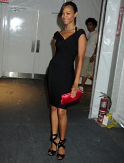 Zoe Saldana feet photo thumbnail