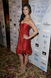 Roselyn Sanchez feet photo thumbnail