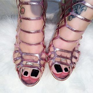 Jaqueline Mello feet photo thumbnail