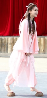 Angelababy feet photo thumbnail