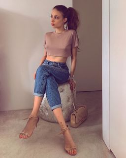 Xenia Tchoumitcheva feet photo thumbnail