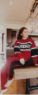 Natalie Noel Mariduena feet photo thumbnail