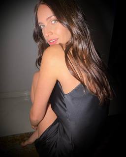 Zaira Nara feet photo thumbnail