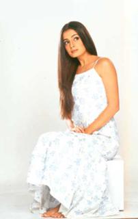 Dia Mirza feet photo 4