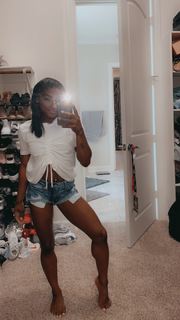 Simone Biles feet photo thumbnail