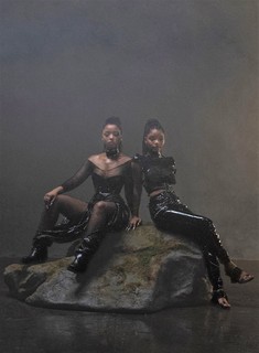 Halle Bailey feet photo thumbnail