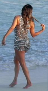 Jennifer Lopez feet photo thumbnail
